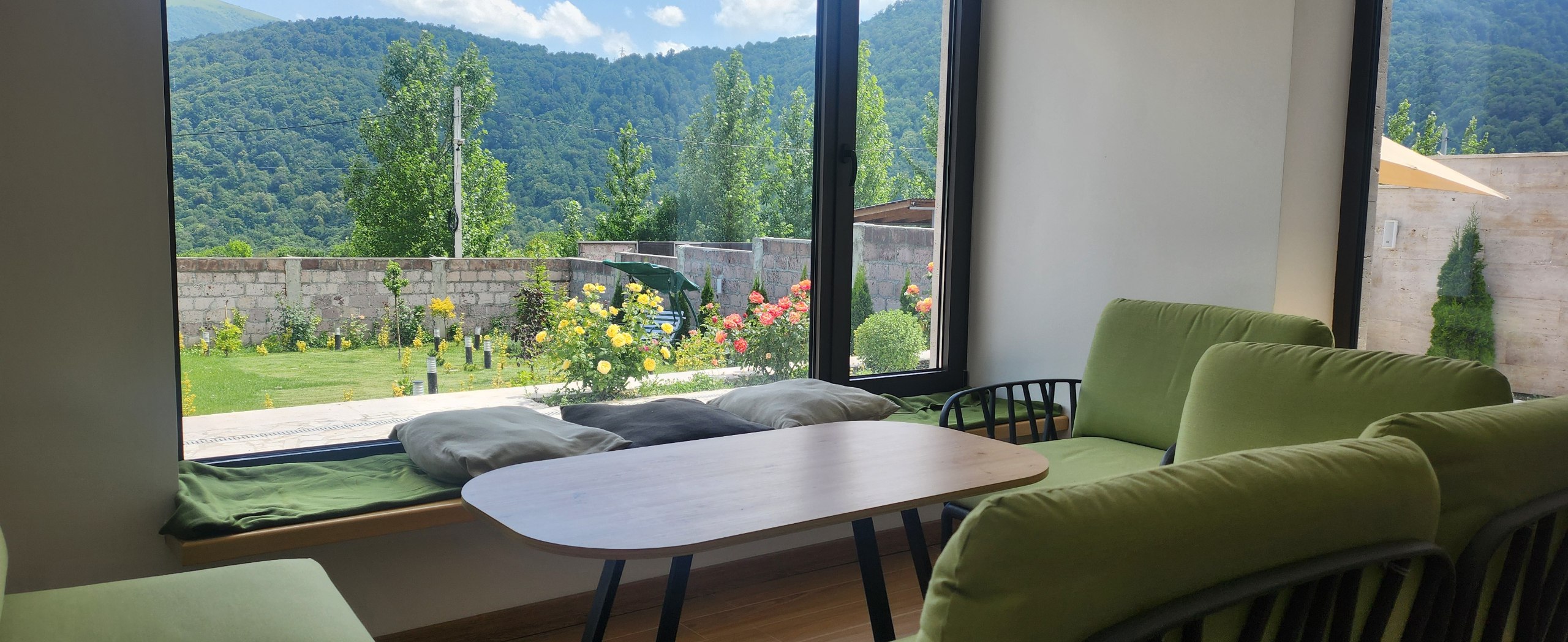 DiliDream Villa: Relax in Style with Breathtaking Scenery in Dilijan